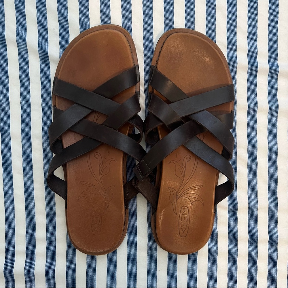 Keen Dark brown leather weave strappy Sandals women’s size 9